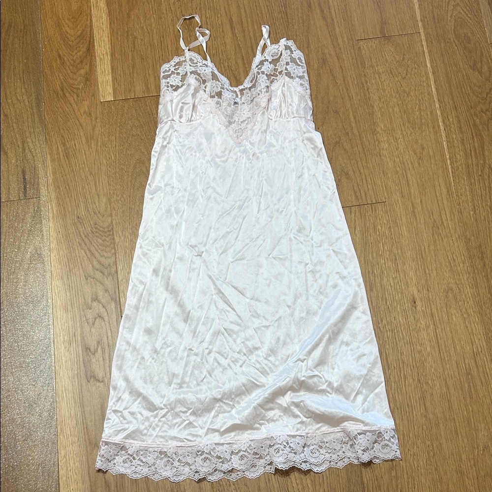 Ashley Taylor Lace Trim Chemise in Soft Pink